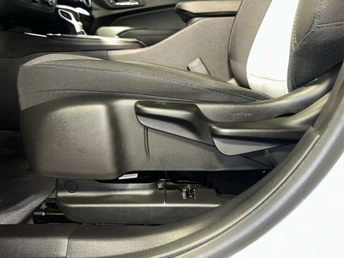 Used 2025 Chevrolet Trax LS image 27