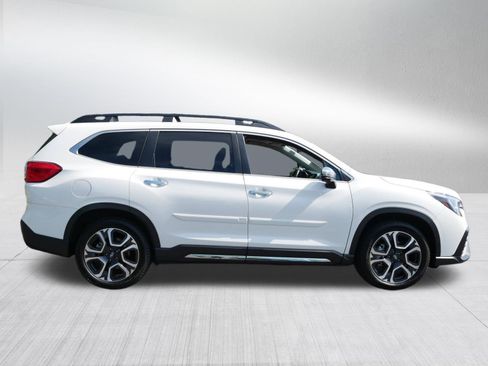 Used 2023 Subaru Ascent Touring AWD/4WD image 8