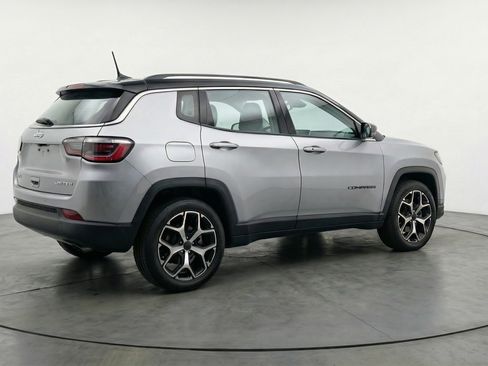 Used 2025 Jeep Compass Limited AWD/4WD image 9