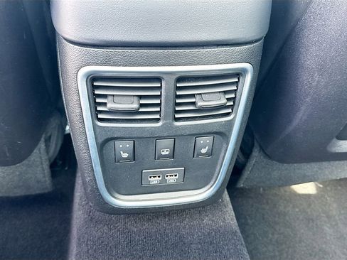 Used 2022 Chrysler 300 Touring L w/ Popular Equipment Group AWD/4WD image 26