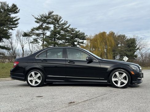 Used 2011 Mercedes-Benz C 300 4MATIC Sedan image 8