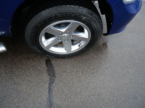 Used 2017 RAM 1500 Express image 32