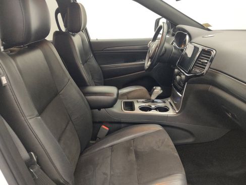 Used 2019 Jeep Grand Cherokee Altitude RWD image 21