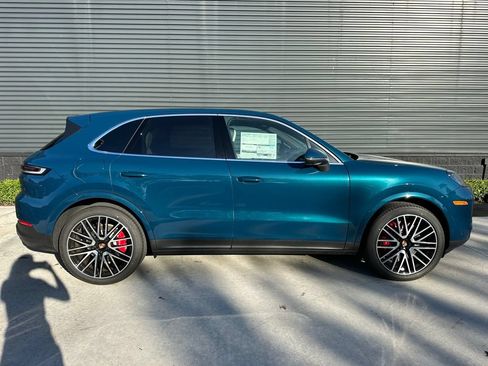 Certified 2026 Porsche Cayenne S AWD/4WD image 10
