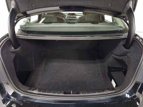 Used 2018 BMW 320i xDrive Sedan image 8