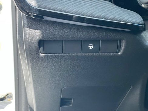 Certified 2025 Nissan Kicks SR AWD/4WD image 17