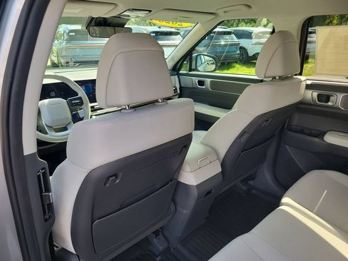 Used 2026 Hyundai Santa Fe SE FWD image 10
