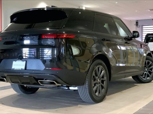 Used 2024 Land Rover Range Rover Sport SE image 12
