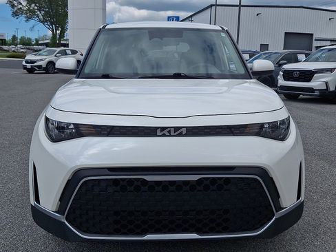 Used 2025 Kia Soul LX w/ LX Technology Package image 2