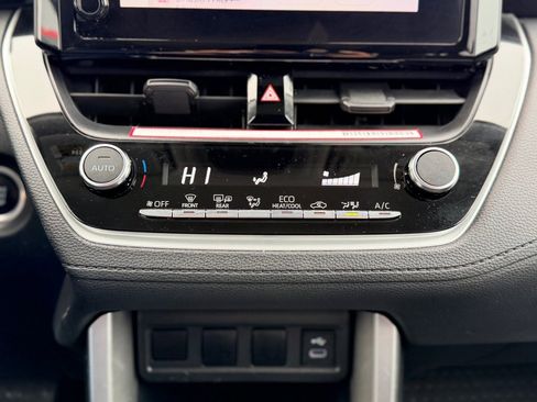 Used 2023 Toyota Corolla Cross LE image 17