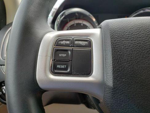 Used 2017 Dodge Grand Caravan SE w/ Power Window Group FWD image 18