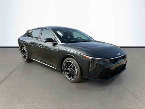 New 2025 Kia K4 GT-Line image 1