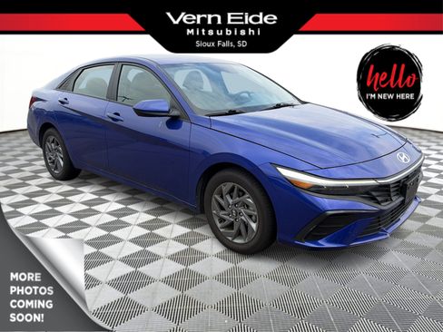 Used 2024 Hyundai Elantra SEL FWD image 1