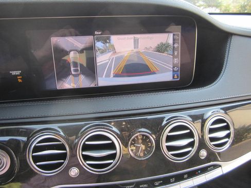 Used 2018 Mercedes-Benz S 560 Sedan image 34