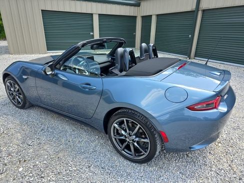 Used 2017 MAZDA MX-5 Miata Grand Touring RWD image 3