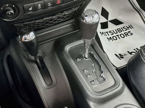 Used 2015 Jeep Wrangler Unlimited Sport AWD/4WD image 17