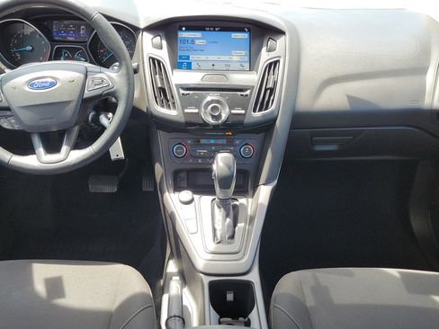 Used 2017 Ford Focus SEL w/ Cold Weather Package FWD image 15