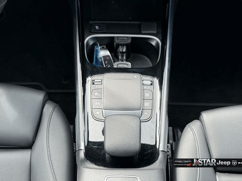 Used 2023 Mercedes-Benz EQB 300 4MATIC image 15