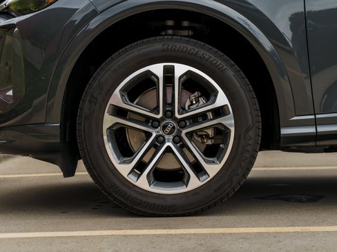 Certified 2025 Audi Q5 Premium AWD/4WD image 30