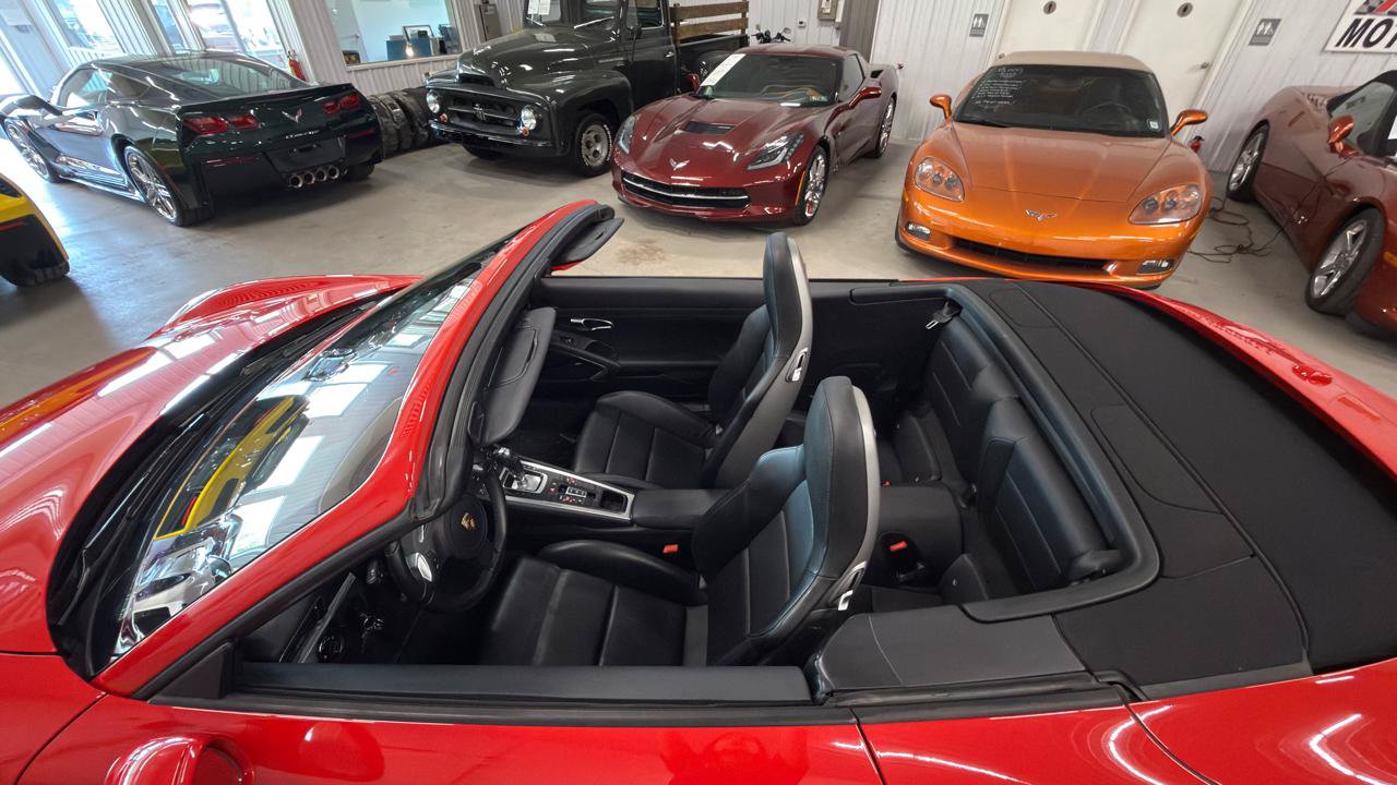 Used 2014 Porsche 911 Carrera 4S AWD/4WD image 25