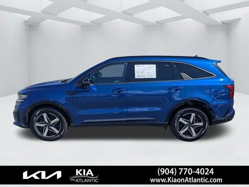 Used 2023 Kia Sorento S w/ Panoramic Sunroof Package image 6