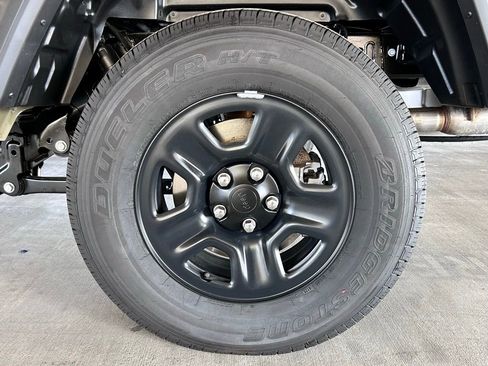 New 2026 Jeep Gladiator Sport AWD/4WD image 8