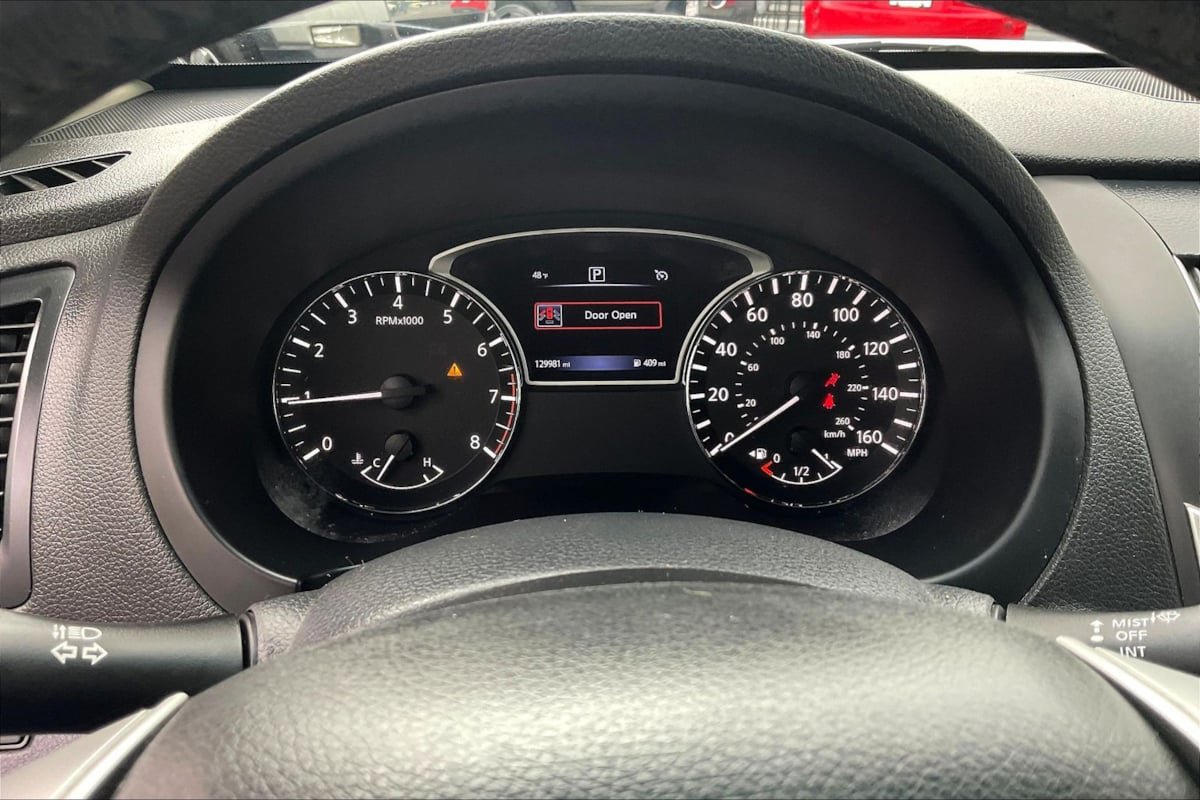Used 2017 Nissan Altima 2.5 SV w/ Convenience Package FWD image 12