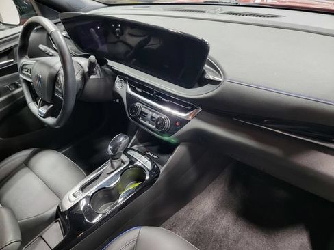 Certified 2024 Buick Envista Sport Touring w/ Convenience I Package FWD image 17