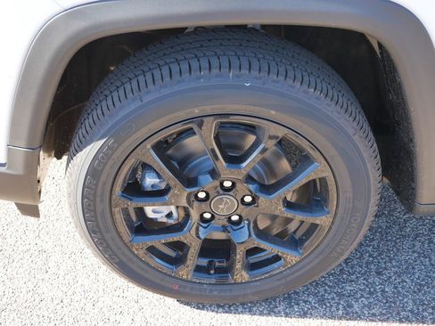 New 2026 Jeep Compass Latitude image 20