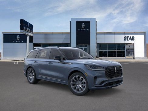 New 2025 Lincoln Aviator AWD w/ Jet Appearance Package image 7