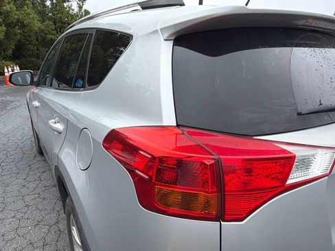 Used 2013 Toyota RAV4 XLE FWD image 10