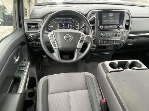 Used 2022 Nissan Titan SV image 13