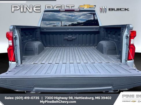 Used 2025 Chevrolet Silverado 1500 RST w/ Z71 Off-Road Package AWD/4WD image 5