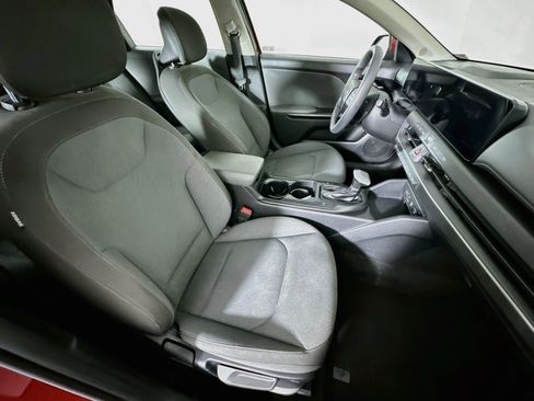 Used 2025 Kia K4 FWD image 31