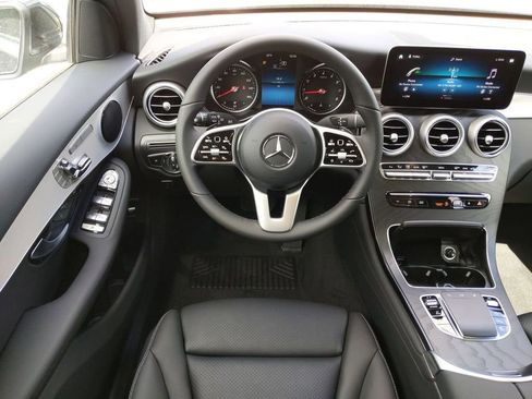 Used 2021 Mercedes-Benz GLC 300 image 13