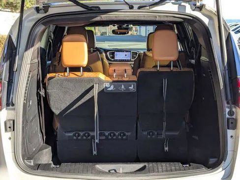 Certified 2021 Chrysler Pacifica Pinnacle FWD image 5