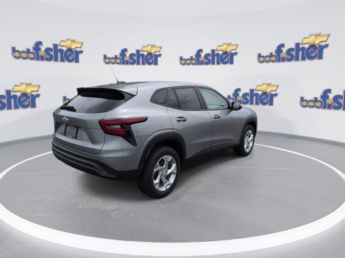 Certified 2024 Chevrolet Trax LS w/ LS Convenience Package FWD image 8