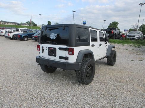 Used 2017 Jeep Wrangler Unlimited Sport w/ Connectivity Group AWD/4WD image 3
