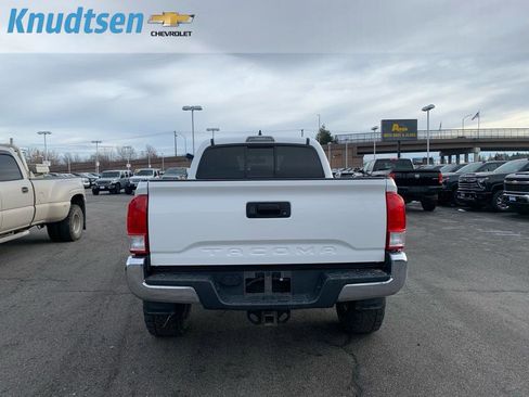 Used 2016 Toyota Tacoma SR5 image 6