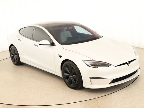 Used 2022 Tesla Model S AWD/4WD image 38