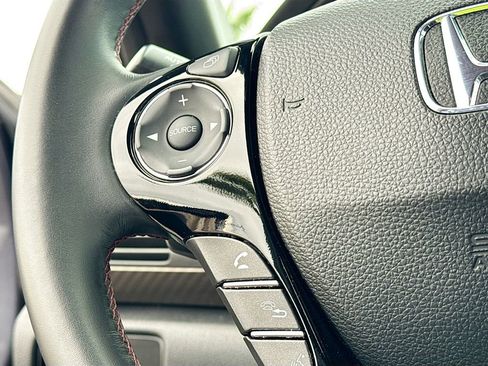 Used 2017 Honda Accord Sport Special Edition image 9