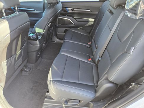 New 2025 Kia Telluride LX image 17