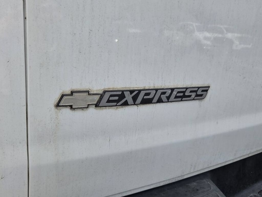 Used 2019 Chevrolet Express 2500 w/ Driver Convenience Package RWD image 10