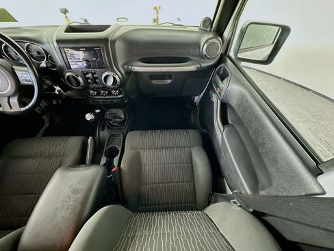 Used 2012 Jeep Wrangler Unlimited Sport AWD/4WD image 11