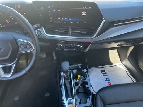 Used 2024 Chevrolet Trax ACTIV w/ Sunroof Package FWD image 11