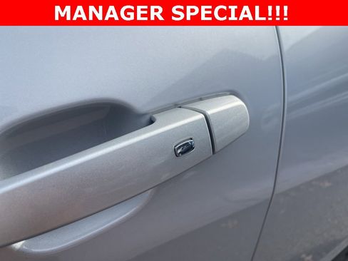 Used 2020 Chevrolet Equinox LT image 10