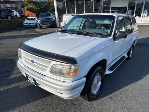 Used 1995 Ford Explorer Limited image 1
