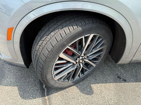 Used 2024 Cadillac XT6 Sport w/ LPO, Floor Liner Package image 8