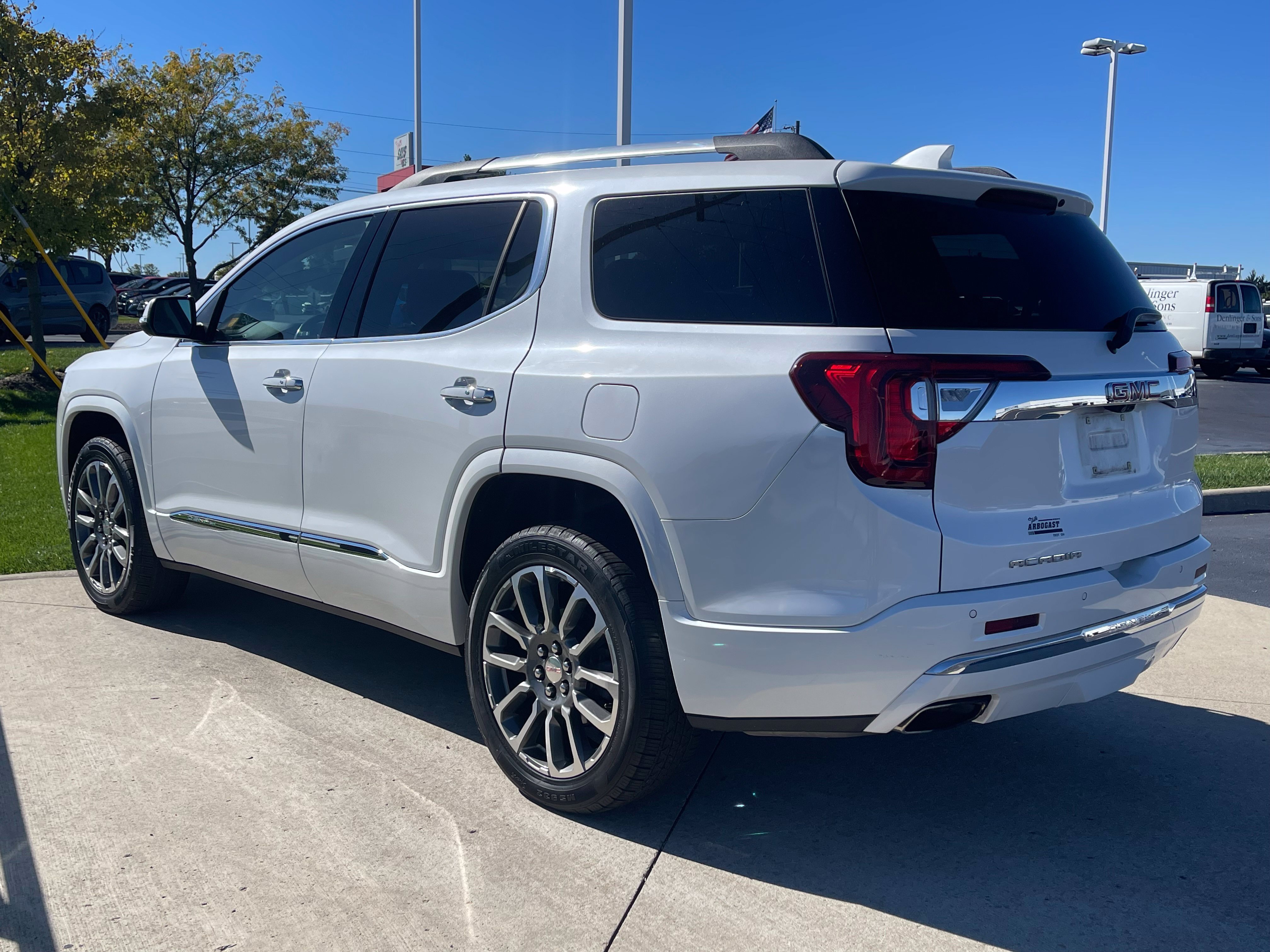 Used 2022 GMC Acadia Denali w/ Denali Ultimate Package FWD image 5