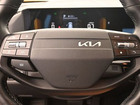 Used 2026 Kia Sportage LX FWD image 27